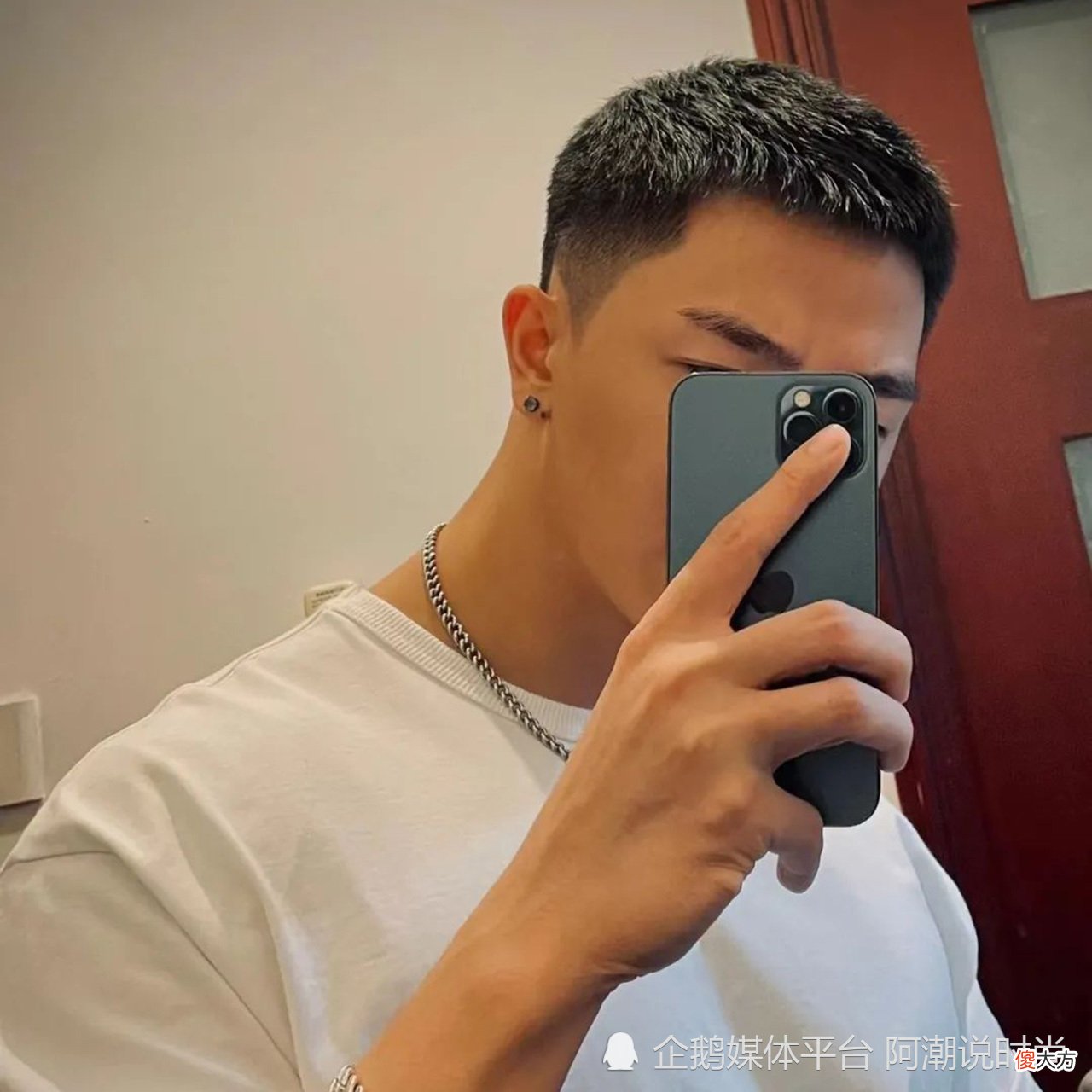 【时尚一点】男生夏季留长发太闷热？试试这3款，剪完清爽有型，让你帅气翻倍！