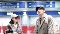 【时尚一点】钟丽缇48岁嫩回少女，穿黑白格纹大衣嫩回少女，网友：有福了