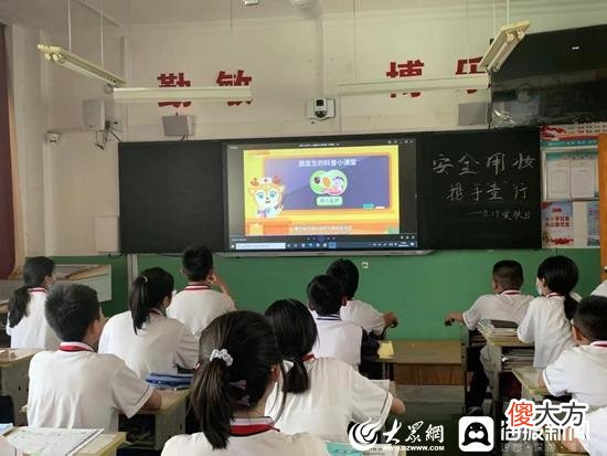 【就爱时尚】欢乐过“六一”，安全用妆我守护