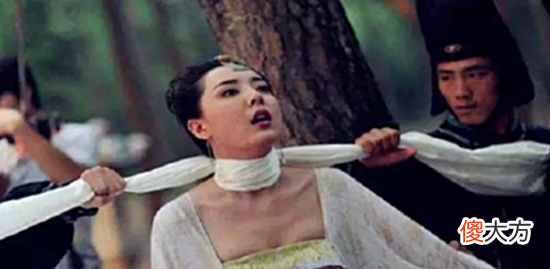 【爱历史】后宫嫔妃被宠幸后,次日为什么要被扶着走?原因令人作呕!
