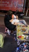 【就爱时尚】5位女子喝了大量的啤酒，酒过三巡，短发女子起身跳舞助兴