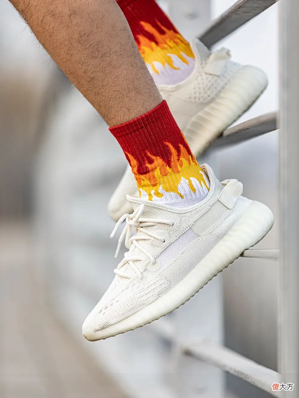 【时尚一点】6月Yeezy 新品集中曝光！“洞洞鞋”天价配色即将补货！