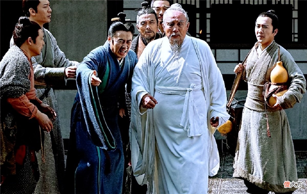 【爱历史】为何曹操当年非要斩杀华佗？后来汉书给出真相，曹操是对的