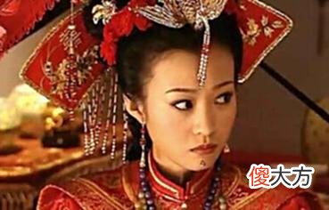 【爱历史】重温《还珠格格》，一个细节告诉你，皇后是大反派却最让人心疼？