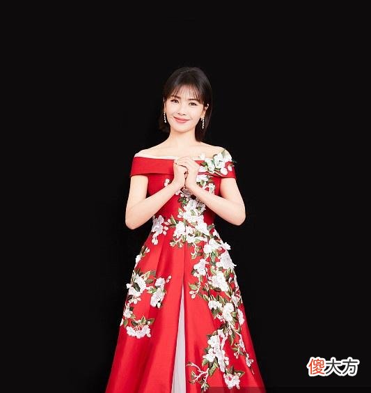 【就爱时尚】刘涛参加北京春晚三套服装展现东方女性的不同风格