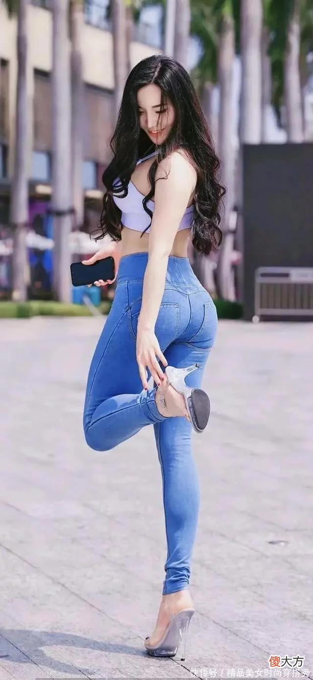 【时尚一点】紧身裤穿出撩人的美，穿上整体简直太美了