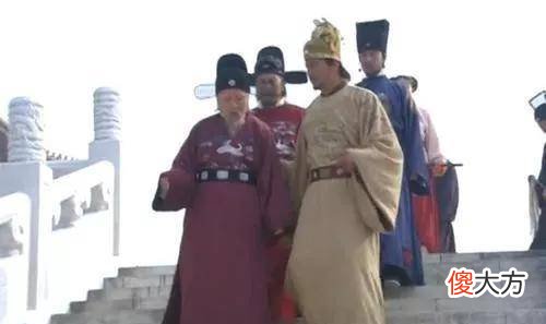 【爱历史】明代隆庆元年高拱被迫下野，徐阶激流勇退，张居正上位