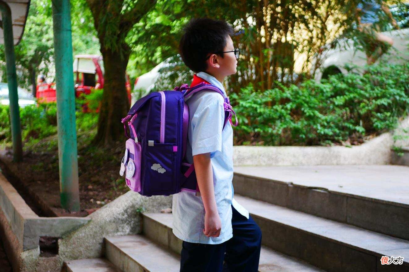 六一儿童节给孩子送礼物，我的选择是YATOTO护脊书包