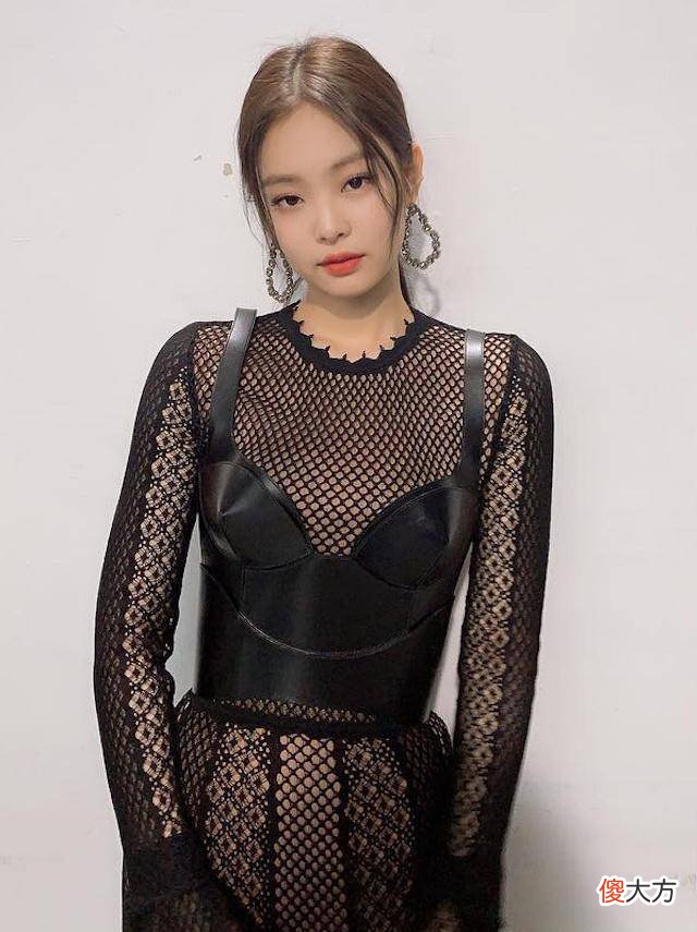 【就爱时尚】blackpink里谁的人气最高？渔网单品该怎么挑选？