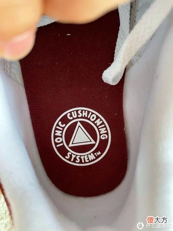 【时尚一点】Sneaker 篇一百六十九：两双Shadow 5000与袋鼠德产分享