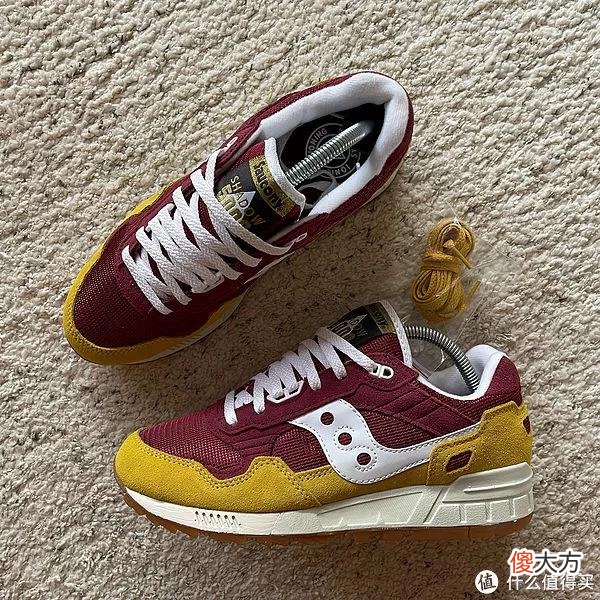 【时尚一点】Sneaker 篇一百六十九：两双Shadow 5000与袋鼠德产分享