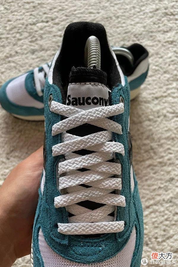 【时尚一点】Sneaker 篇一百六十九：两双Shadow 5000与袋鼠德产分享