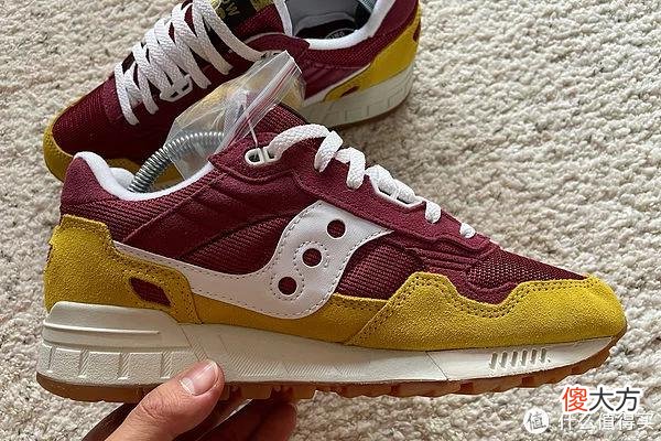 【时尚一点】Sneaker 篇一百六十九：两双Shadow 5000与袋鼠德产分享