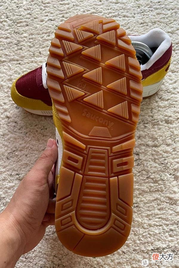 【时尚一点】Sneaker 篇一百六十九：两双Shadow 5000与袋鼠德产分享