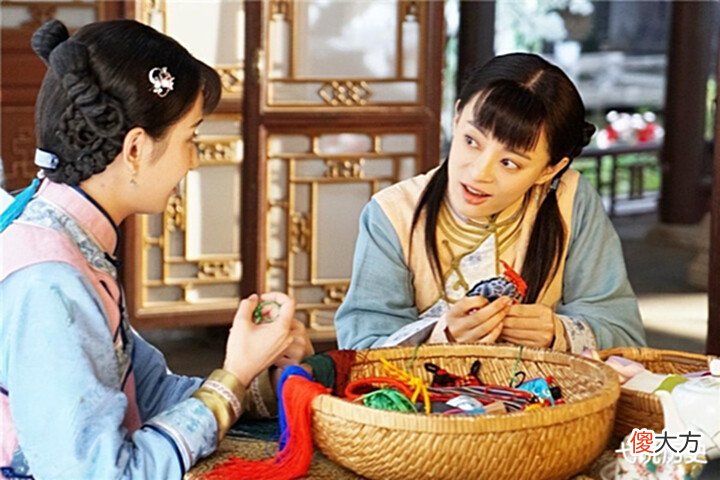 【历史故事】女子出上联:银枪虽利,难破千年草地,一男子出下联,女子脸红