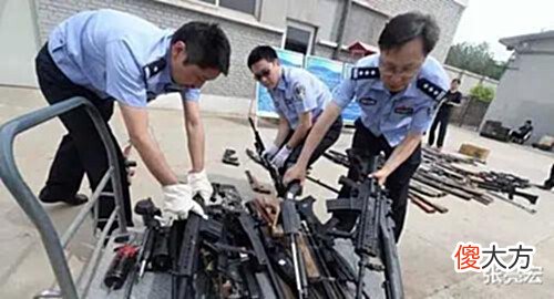 【历史故事】为什么香港交警都配枪,而内地不是每个警察都配枪?
