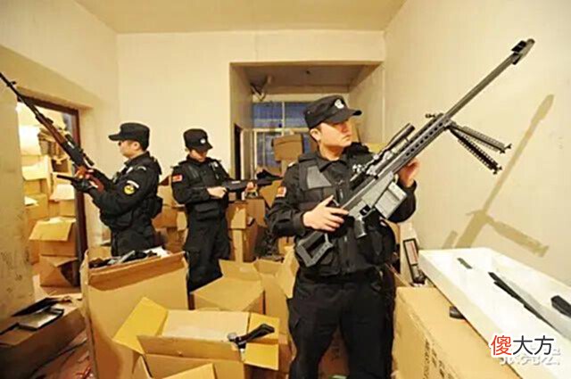 【历史故事】为什么香港交警都配枪,而内地不是每个警察都配枪?