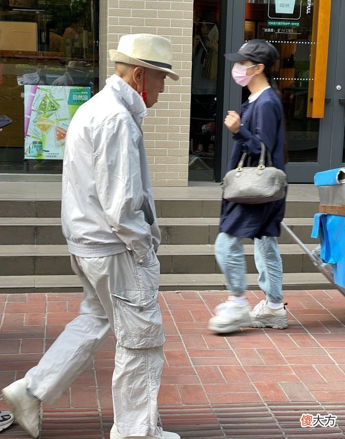 【时尚一点】这是我见过最时髦的上海爷爷：不穿老年装，爱戴帽子，优雅又随性