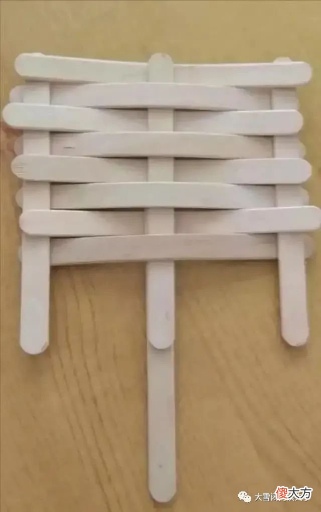 钻洞吃蛇掏鸟蛋，暴力动画看个遍，八零后的绝版童年你羡慕了吗？