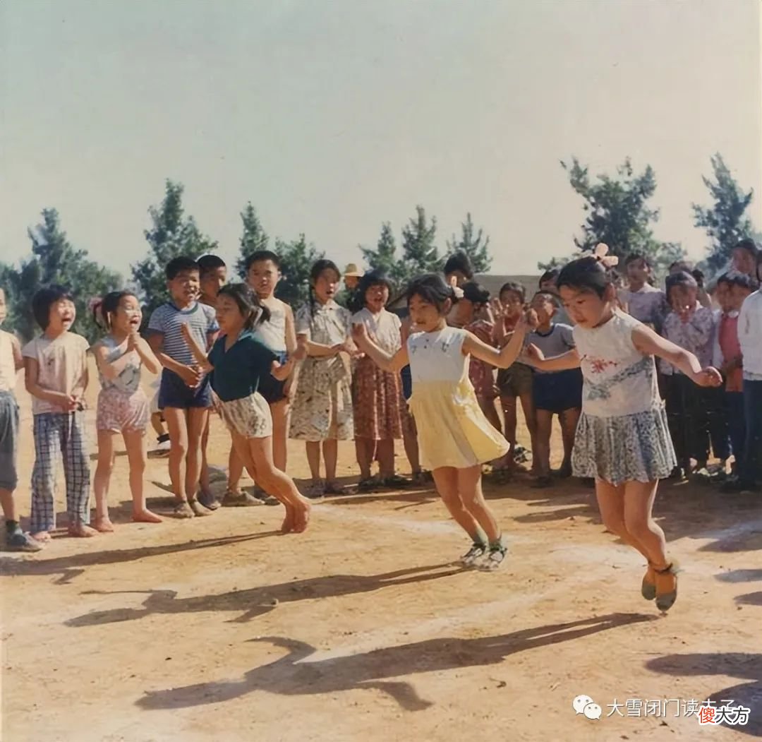 钻洞吃蛇掏鸟蛋，暴力动画看个遍，八零后的绝版童年你羡慕了吗？