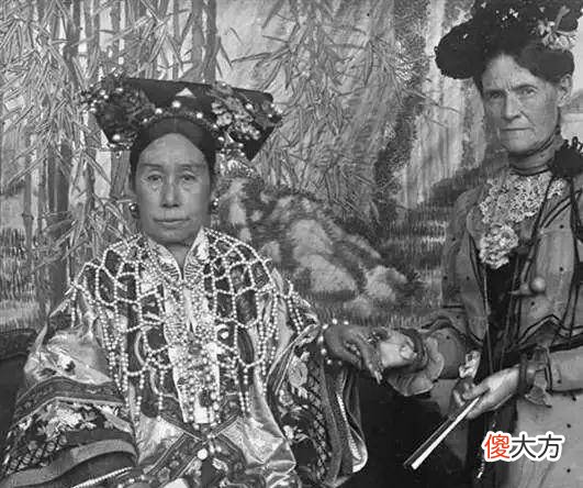 【爱历史】慈禧陵墓被盗，孙殿英撬开了棺椁盗走了珍宝，还被扬尸于外