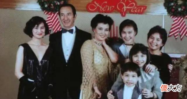【历史故事】蓝琼缨与赌王何鸿燊如何相识、相爱、相守的？