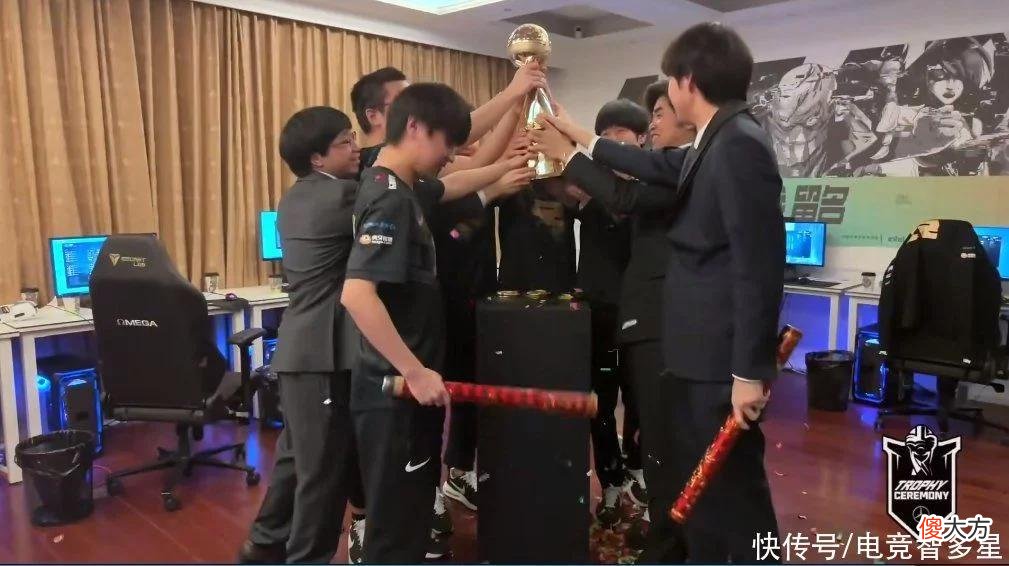 【游戏世界】外媒评选MSI决赛最佳阵容！RNG有4人上榜，唯独Bin哥不配？
