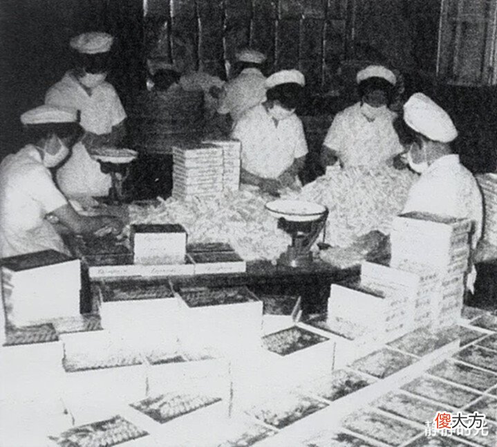【爱历史】80年代安庆老照片:人民路绿树,百货大楼,京沪商场,糕点总厂