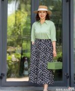 【时尚一点】五六十岁的女人，学会这“二衫二裙”减龄穿搭，优雅高级又显气质