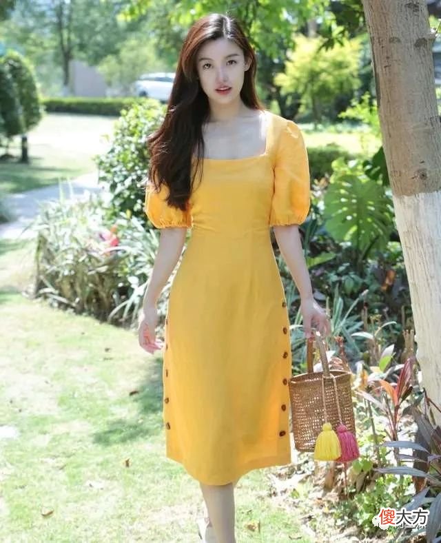 【就爱时尚】35岁以上的女人该如何穿衣打扮？试试连衣裙穿搭吧，可以提升气质