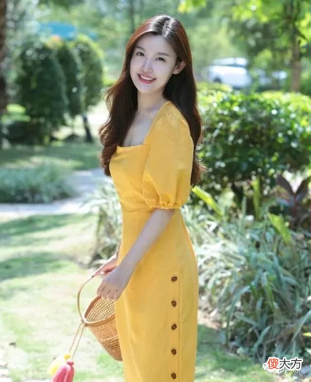 【就爱时尚】35岁以上的女人该如何穿衣打扮？试试连衣裙穿搭吧，可以提升气质