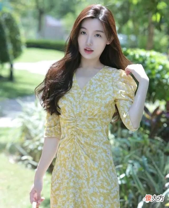 【就爱时尚】35岁以上的女人该如何穿衣打扮？试试连衣裙穿搭吧，可以提升气质