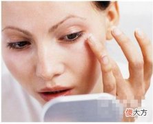 【就爱时尚】早上需要涂眼霜吗美容师分析3点，以免变老还难看