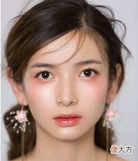 【就爱时尚】画眉毛时，到底该先画眉头还是眉尾？常有人弄错，难怪显老气