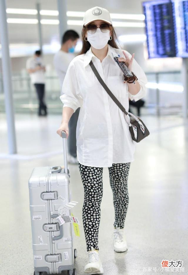 【时尚一点】30+女人不知咋选私服？照搬薛佳凝的造型