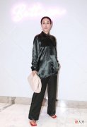 【就爱时尚】黑色针织长款开衫怎么搭配才好看？