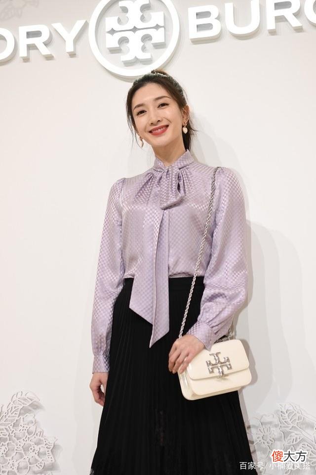 【就爱时尚】30+的女人穿衣别错过飘带衬衫，学江疏影的造型，不仅知性又显
