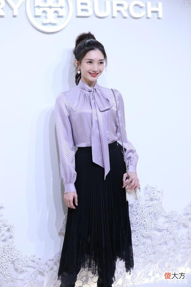 【就爱时尚】30+的女人穿衣别错过飘带衬衫，学江疏影的造型，不仅知性又显