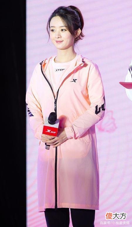 【就爱时尚】粉色服装如何搭配才能显得年轻？