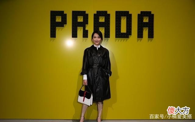 【时尚一点】黑色皮面短夹克怎么搭配自己？