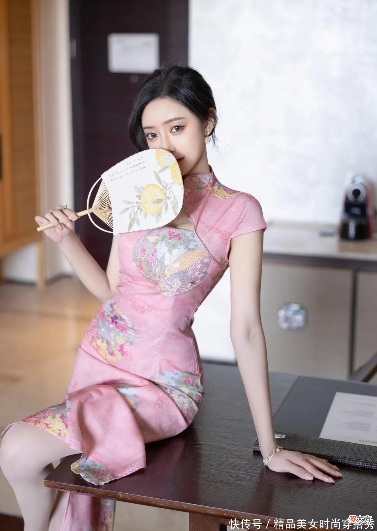 【时尚一点】温柔大气的旗袍，优雅不失大方，展现传统服饰的魅力