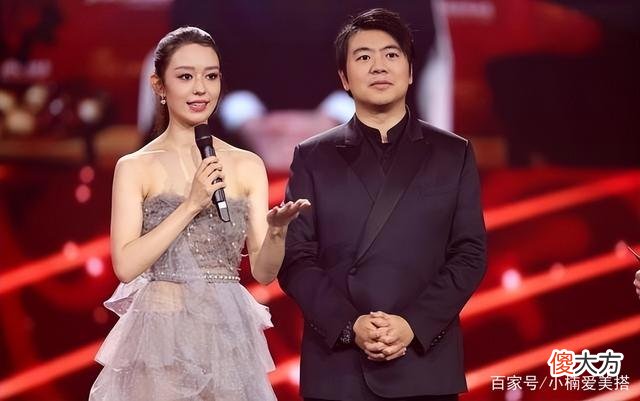 【就爱时尚】抹胸裙怎么搭配才能更有魅力？