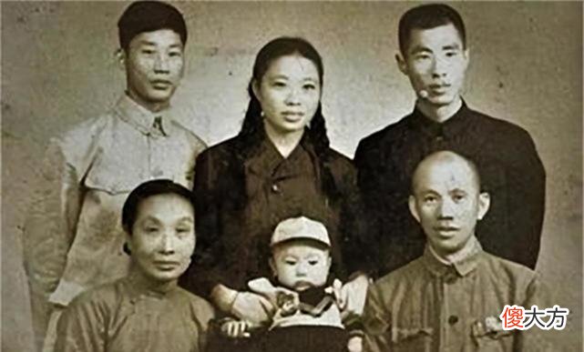 【历史故事】最后的3个特务，建国后在大陆低调生活，相聚后还拍了张合影