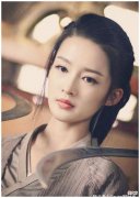 【时尚一点】李沁对牛仔外套真的很爱，穿着t恤冷穿棉服热的季节