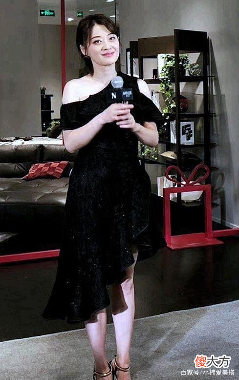 【就爱时尚】借鉴女明星梅婷的优雅穿搭，紫色西服套装提升优雅魅力