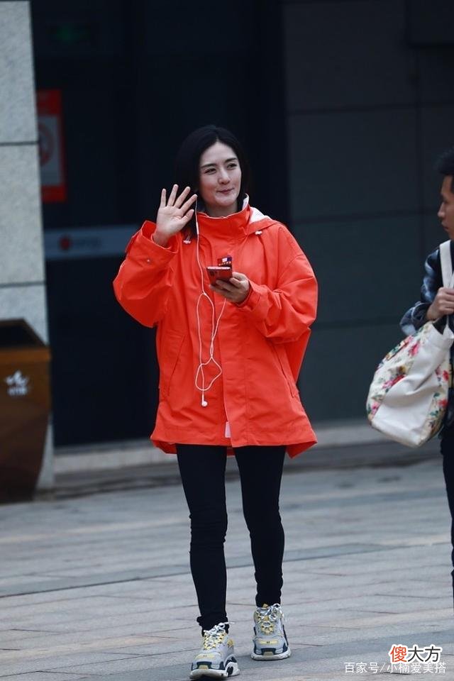 【就爱时尚】女人穿衣别粗心，这2点穿搭误区要注意，谢娜都差点没hold住