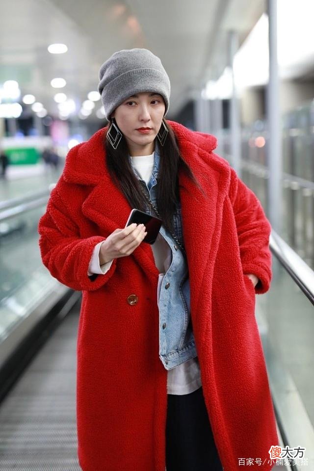 【时尚一点】曾黎的红色长裙穿搭技巧，让女性的形象更加妩媚气质