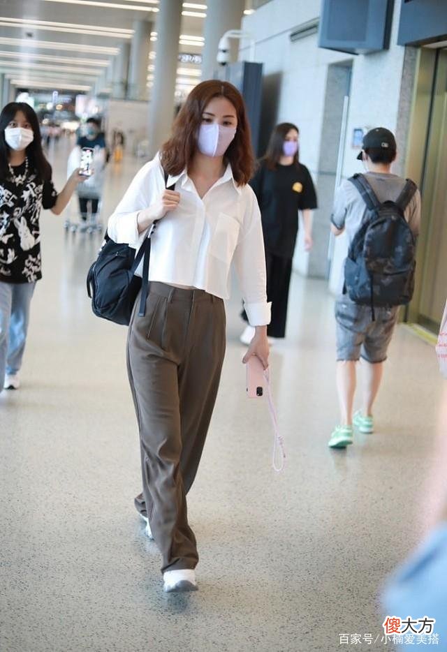 【时尚一点】娃娃脸的女人别随意穿衣，学阿sa的穿搭技巧，这两点误区要注意