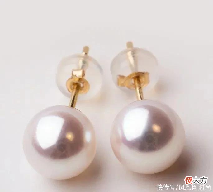 【时尚一点】跟《戴珍珠耳环的少女》学搭配，把珍珠带出灵动和少女感