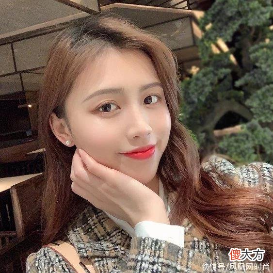 【时尚一点】跟《戴珍珠耳环的少女》学搭配，把珍珠带出灵动和少女感